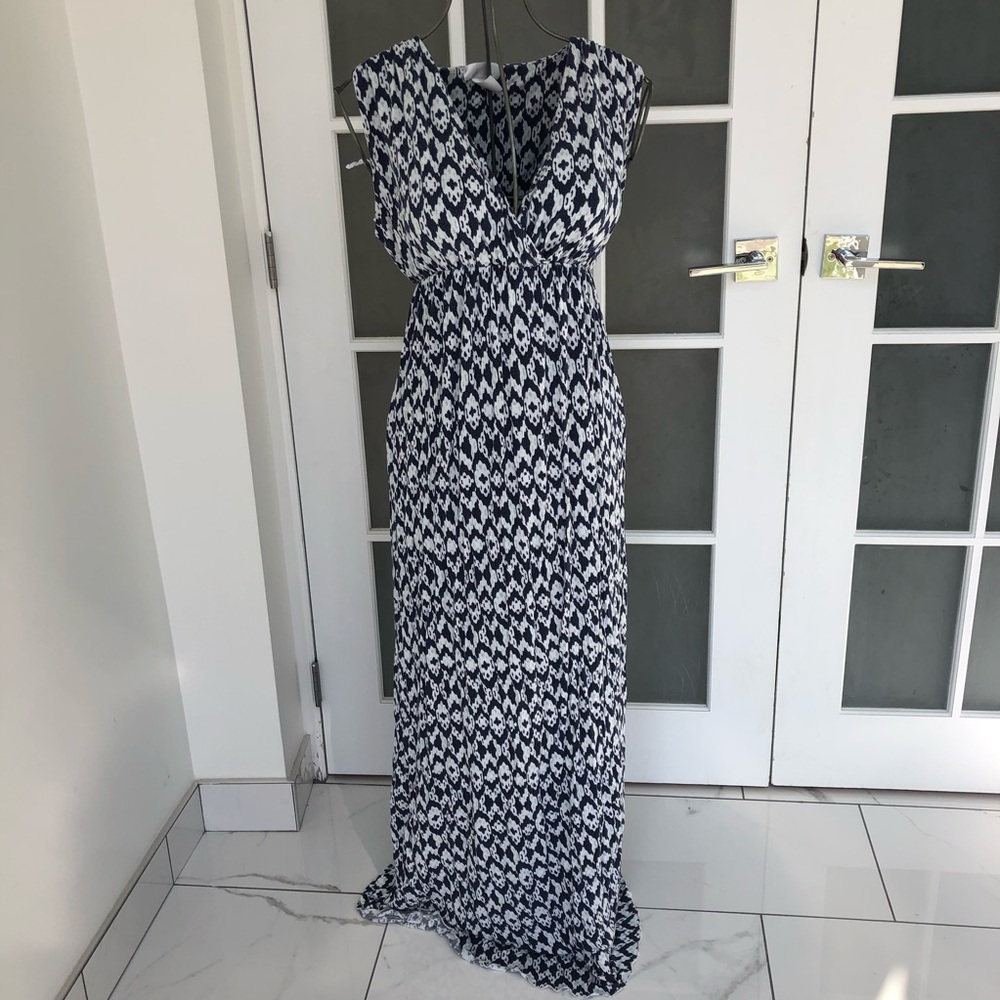 Everly Grey Maternity maxi dress